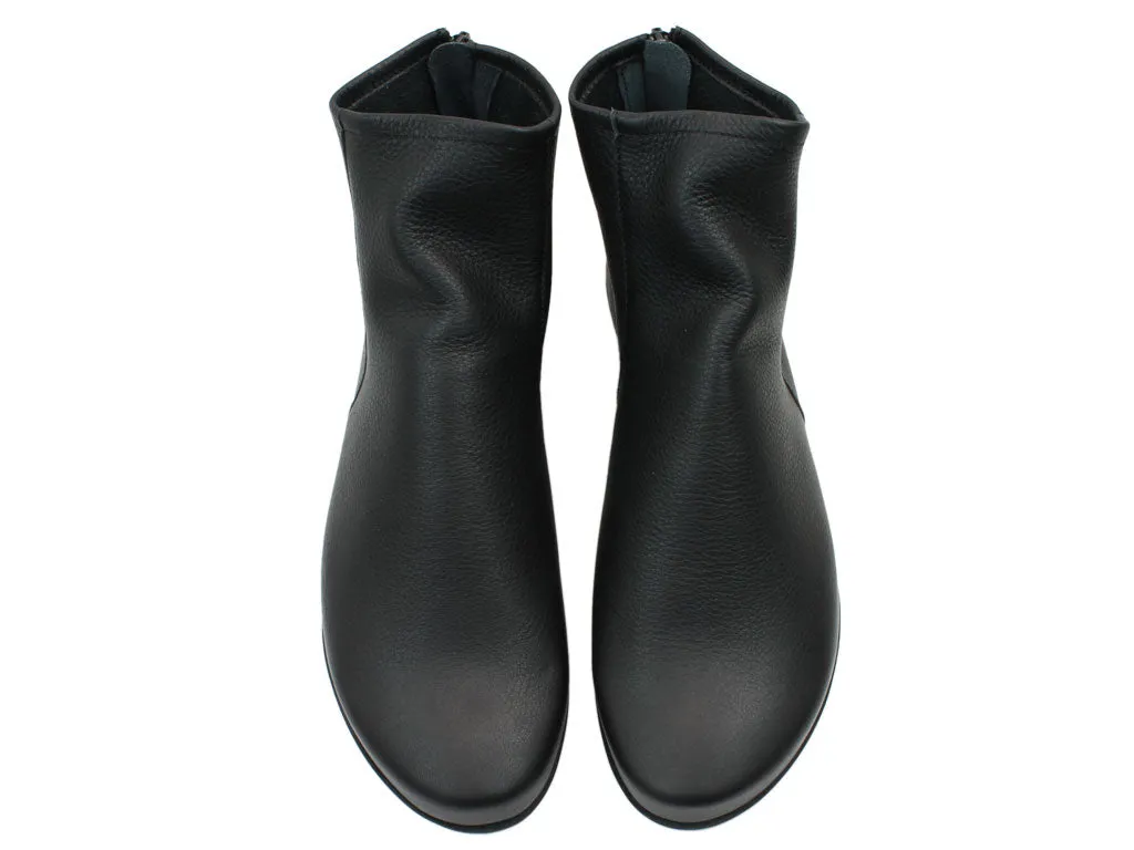 Stylish Baryky Black Leather Arche Boots – Durable Rocky Design